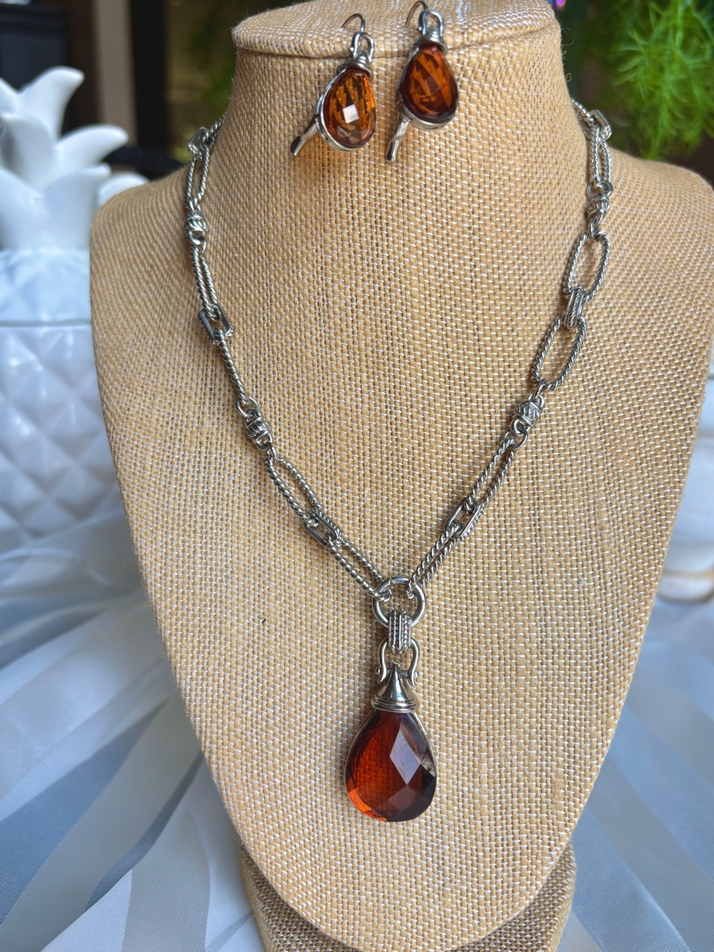 Amber Teardrop Pendant Necklace and Earring Set